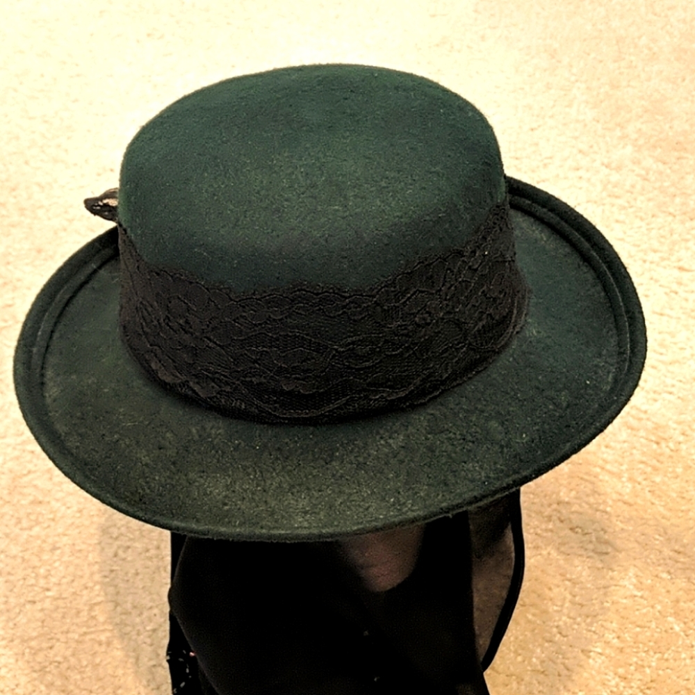 Arlin dark green wool hat